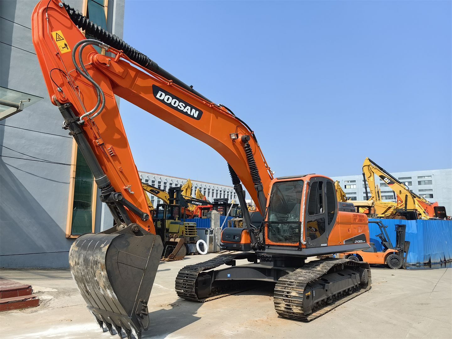 High quality used Doosan excavator dx300 for sale