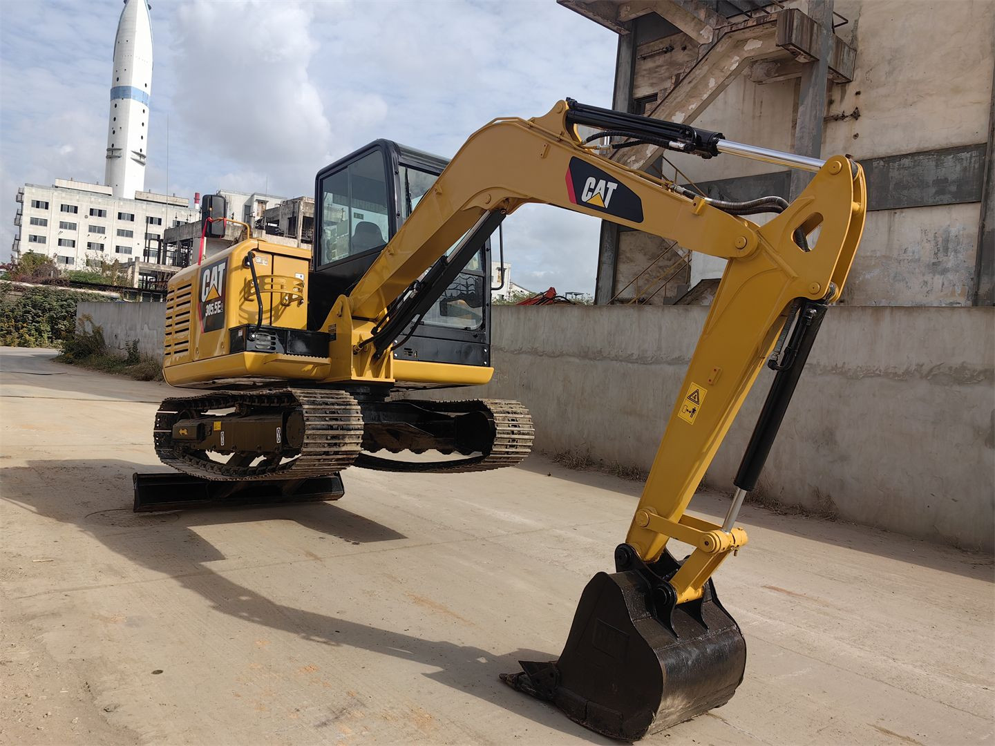 Good Performance 5ton mini excavator 305.5E Japan Made