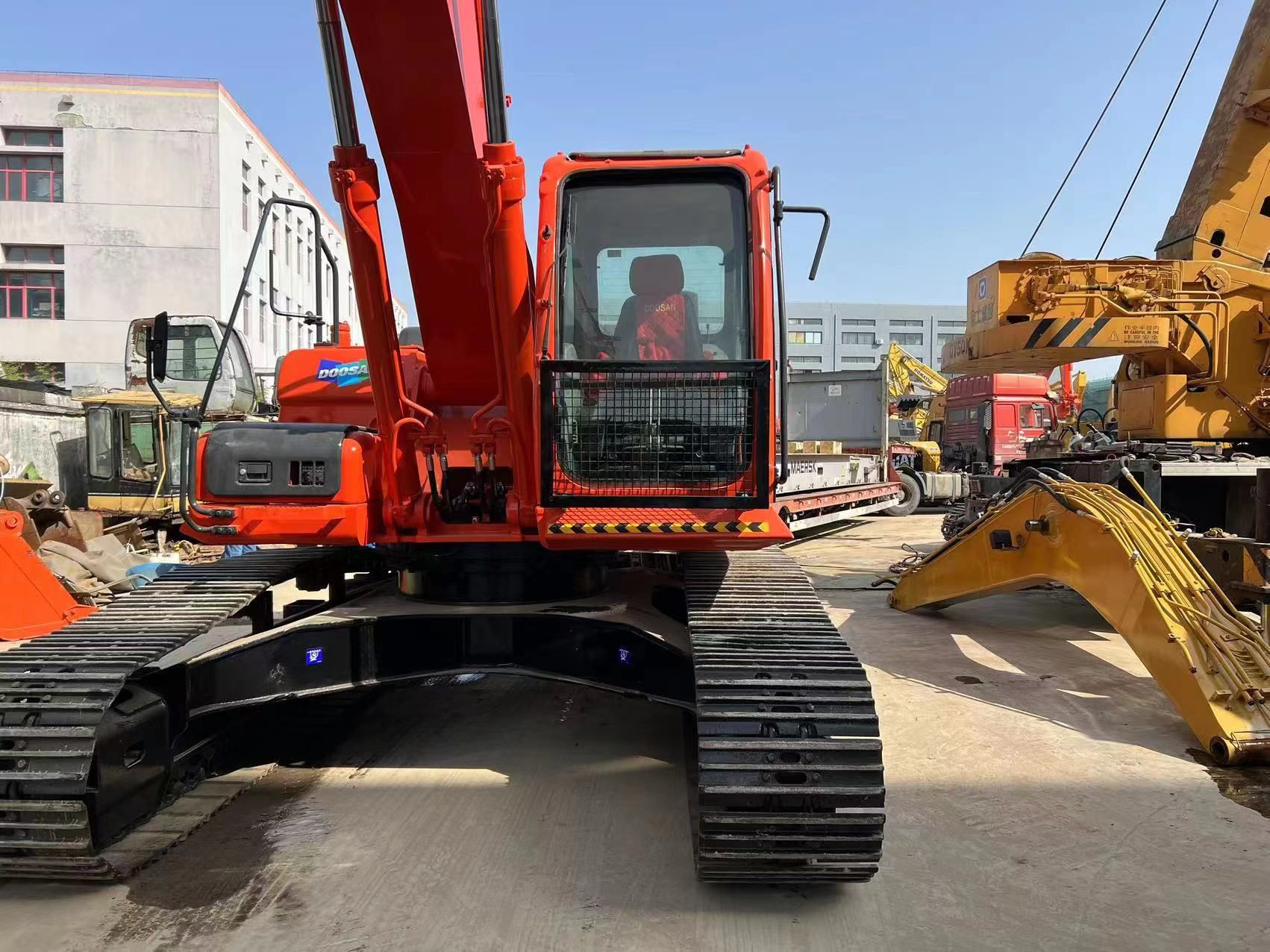 USED Doosan DX300LC Hydraulic Crawler Excavator