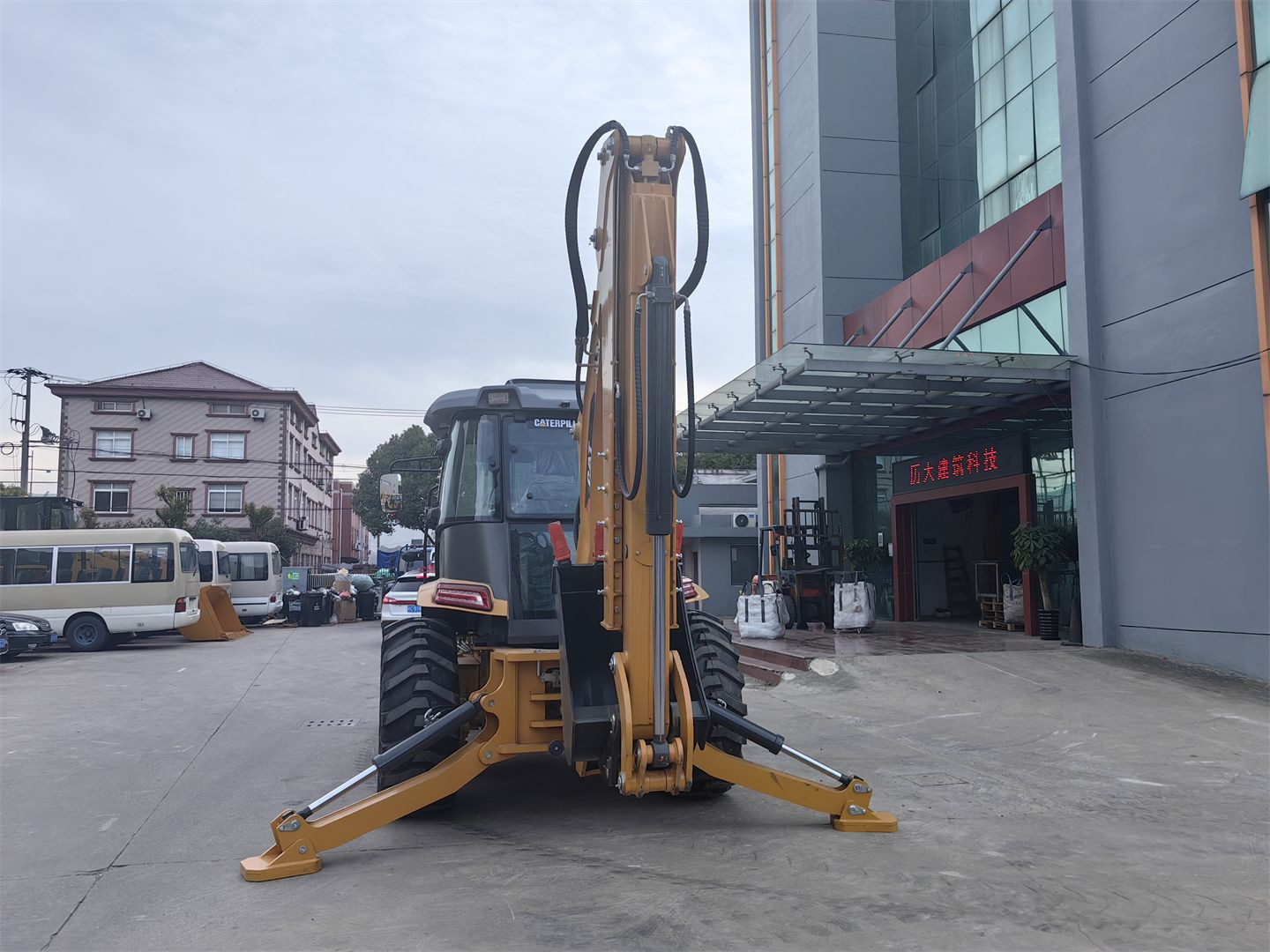 Used Caterpillar 420f backhoe new