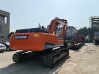 doosan excavator dx300 dx225 dx140 used excavators are located in Chna for sale