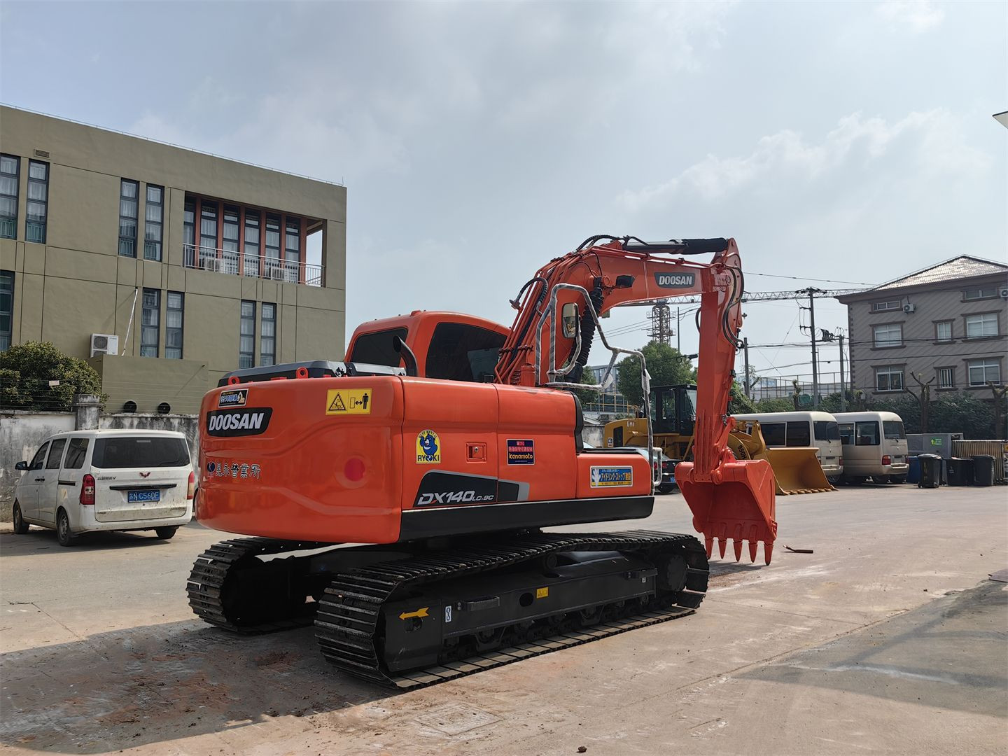 Korea brand DOOSAN DX140 excavator