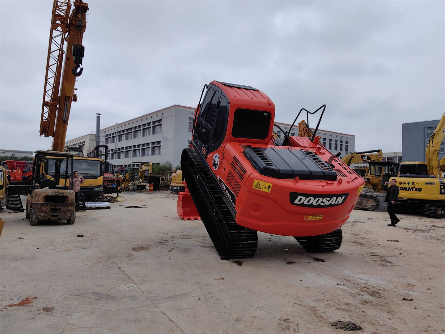 daewoo doosan excavator dx150LC